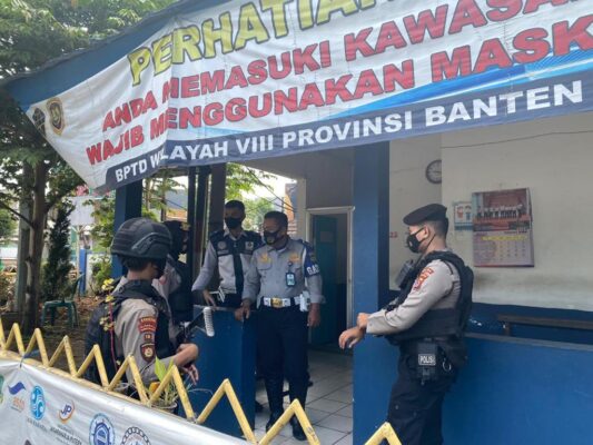 Optimalkan PPKM Skala Mikro, Ditsamapta Polda Banten Gelar Patroli Diaglogis