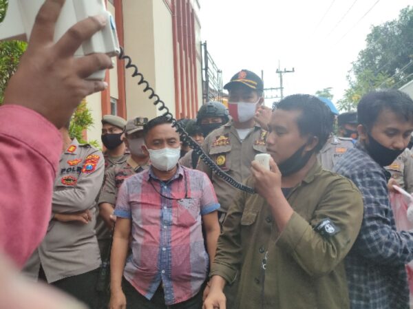 Aktivis MPR Madura Raya Kepung Kantor Inspektorat Sumenep