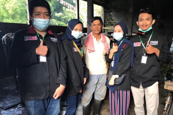 Bisnis Susu Sapi Perah di Kota Batu Tetap Bertahan di Tengah Pandemi, Berikut Ulasan PMM Universitas Muhammadiyah Malang