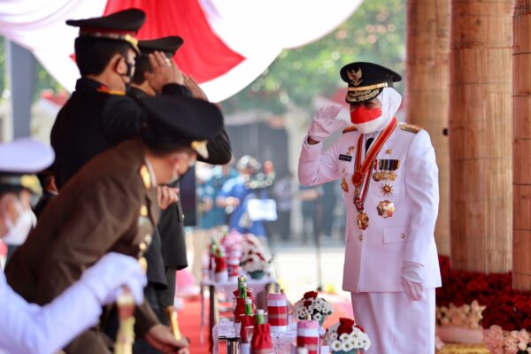 Gubernur Jatim Pimpin Langsung Upacara Peringati HUT RI ke-76