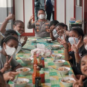 Kapolres Probolinggo Beri Motivasi dan Semangat Pelajar Asal Papua