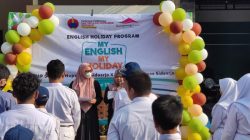 SMP Sepuluh Nopember Sidoarjo Kirim Siswa-Siswinya Belajar Bahasa Inggris di Kampoeng Sinaoe