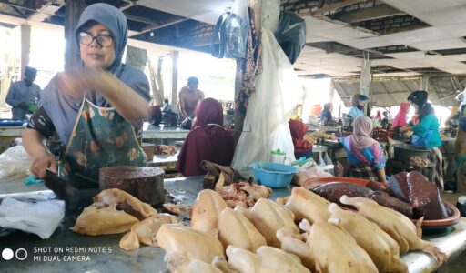 Jelang Ramadhan, Harga Daging Ayam di Pasar Anom Sumenep Melonjak