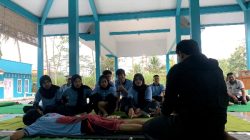 Pemberdayaan Masyarakat Desa Sukorejo, Mahasiswa KKN UM Berikan Pelatihan Sport Massage Untuk Meningkatkan Kebugaran